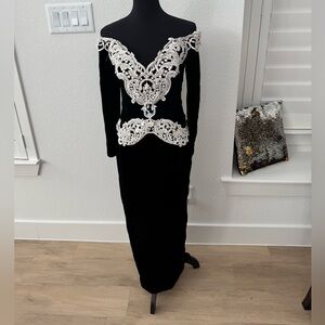 Jessica McClintock Black and White Long Sleeve Cocktail Gown